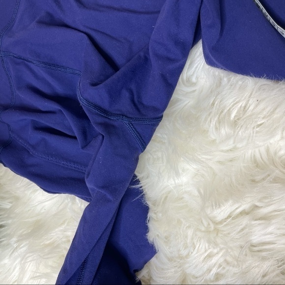 Lululemon Essential Rhythm Workout‎ Leggings 4 - Picture 11 of 12